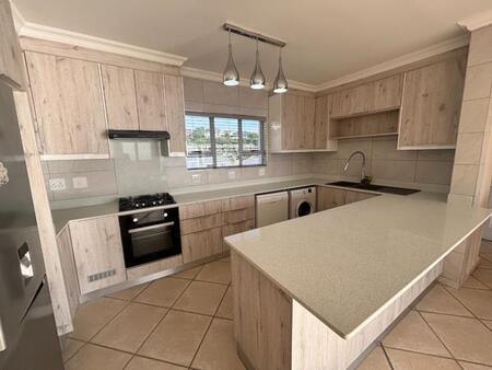 4 Bedroom Apartment in Shakas Rock