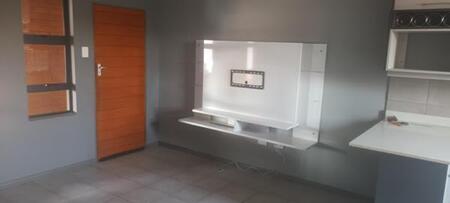 3 Bedroom Apartment in Witpoortjie