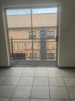 2 Bedroom Apartment in Weltevreden Park