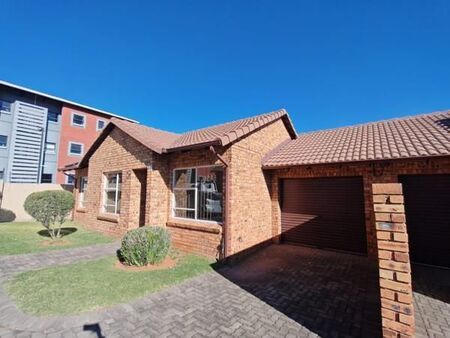 3 Bedroom Townhouse in Witpoortjie