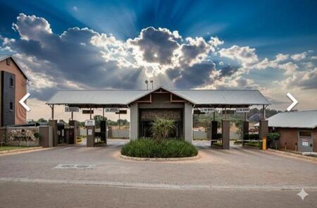 3 Bedroom Flat in Roodeplaat