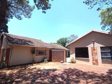 5 Bedroom House in Lynnwood Glen