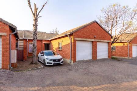 2 Bedroom Townhouse in Equestria