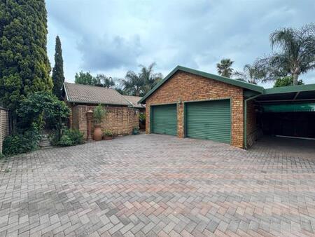 2 Bedroom House in Erasmuskloof