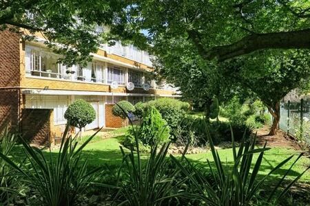 1.5 Bedroom Apartment in Monument Park