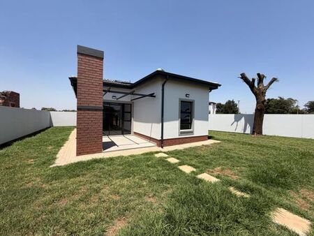 2 Bedroom House in Rietvalleirand