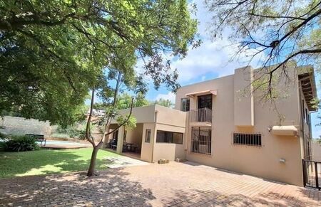 10 Bedroom Apartment in Brooklyn