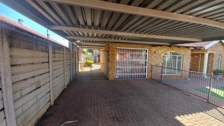 1 Bedroom Apartment in Doornpoort