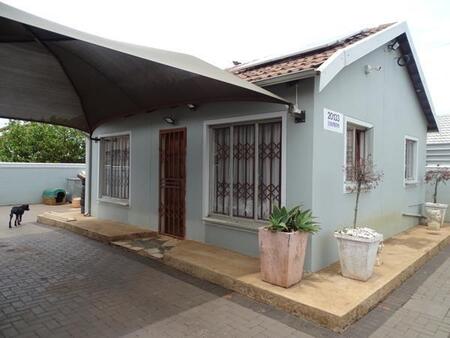 2 Bedroom House in Protea Glen