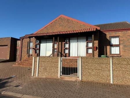 2 Bedroom House in Vredenburg