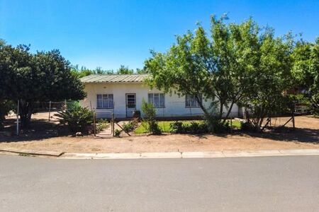 3 Bedroom House in Moorreesburg