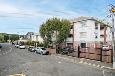 3 Bedroom Apartment in Rosebank