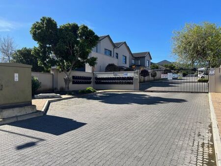 2 Bedroom apartment to rent in Burgundy Estate, Milnerton