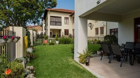 3 Bedroom apartment to rent in Paulshof, Sandton