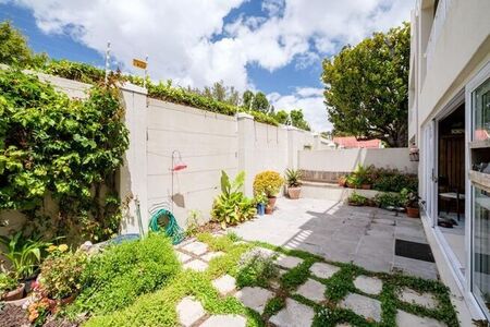 2 Bedroom apartment to rent in Wynberg Upper, Cape Town