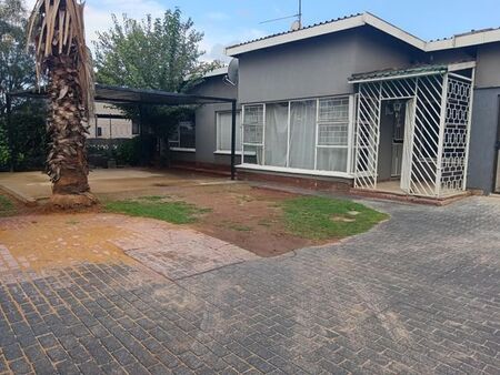 3 Bedroom house rented in Leondale, Germiston