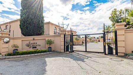 3 Bedroom cluster to rent in Sunninghill, Sandton