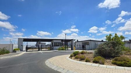 2 Bedroom duplex townhouse - sectional to rent in Zonnendal, Kraaifontein