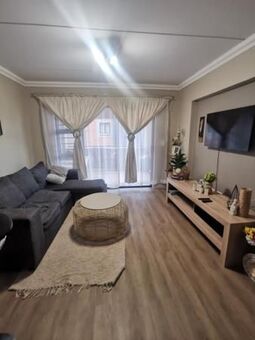 2 Bedroom Apartment in Kameeldrift East