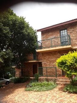 2 Bedroom Duplex in Meyerspark