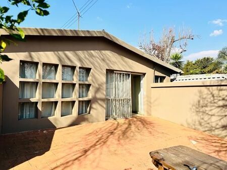 2 Bedroom Apartment in Monument Park