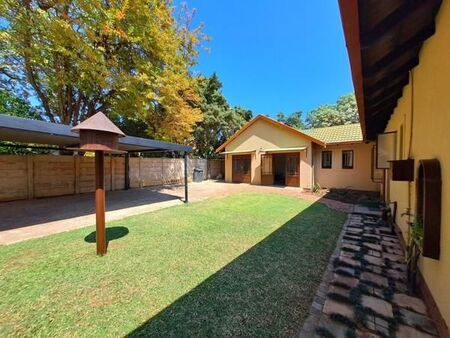 3 Bedroom House in Florauna