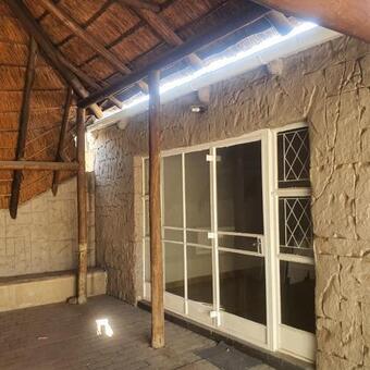 Bachelor apartment in Capital Park