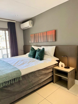 Studio apartment in Rosebank