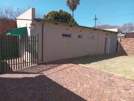 0.5 Bedroom House in Greymont