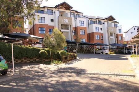 3 Bedroom Apartment in Olivedale