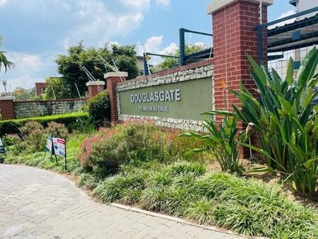 2 Bedroom Apartment in Douglasdale