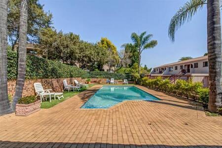 2 Bedroom Apartment in Sunninghill