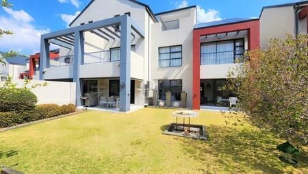 3 Bedroom Apartment in Paulshof