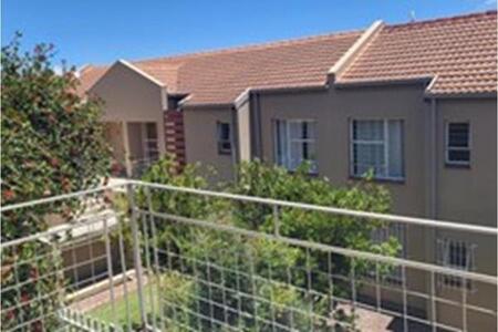 2 Bedroom Townhouse in Bedford Gardens