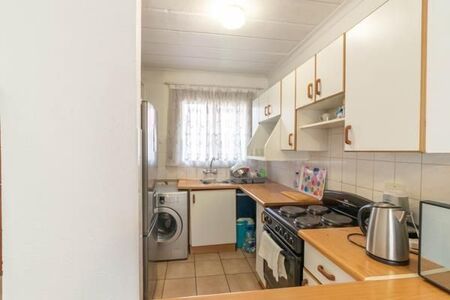 2 Bedroom House in Glen Marais