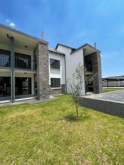 2 Bedroom Apartment in Glen Marais