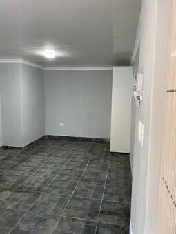 Studio apartment in Birchleigh North