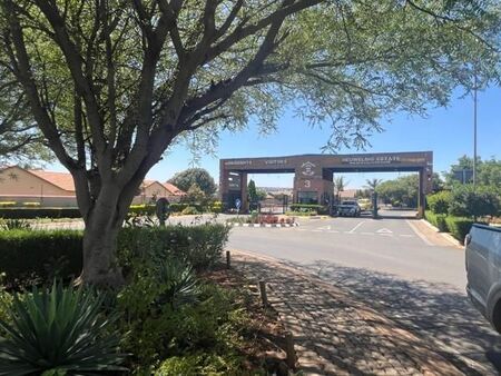 2 Bedroom Townhouse in Heuwelsig Estate