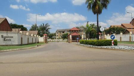 3 Bedroom Townhouse in Monavoni