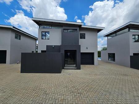 2 Bedroom Townhouse in Eureka