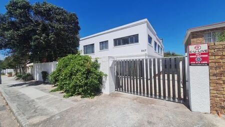 3 Bedroom House in Voelklip