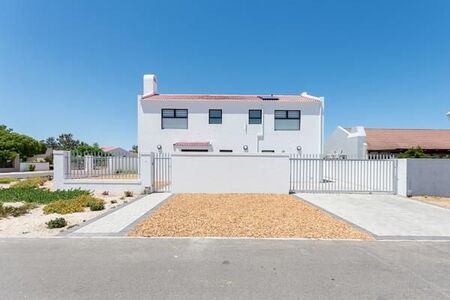 2 Bedroom House in Port Owen