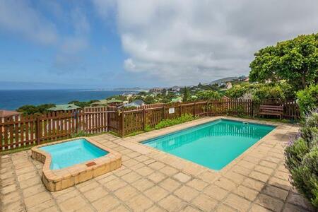 3 Bedroom Apartment in Brenton on Sea