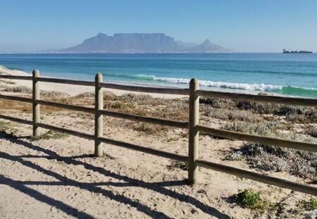 3 Bedroom House in Bloubergstrand