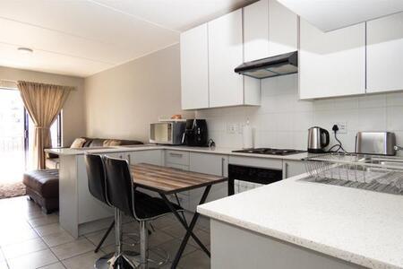 2 Bedroom Apartment in Parklands