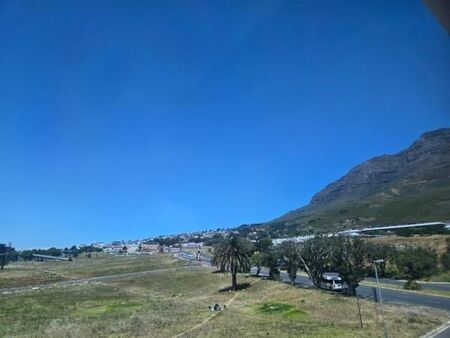 3 Bedroom Apartment in Zonnebloem