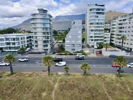 2 Bedroom Apartment in Mouille Point