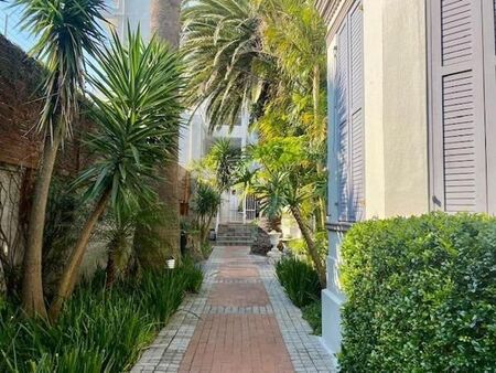 2 Bedroom Apartment in Sea Point