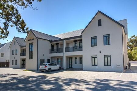 2 Bedroom Apartment in Paardevlei