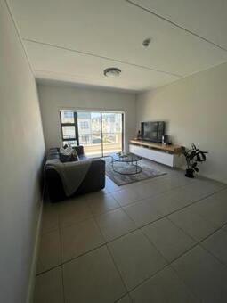 1 Bedroom Apartment in Somerset West Central